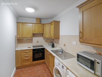 9 Dun Aengus, Dock Street, Galway City Centre, Co. Galway - Image 4