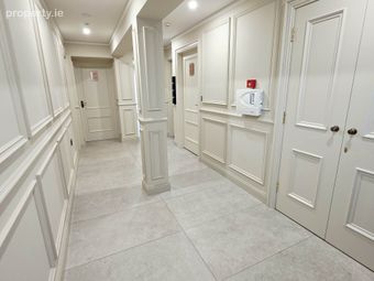 19 On The Green - Cedar Suite, 19 Main Street, Belcoo, Enniskillen, Co. Fermanagh, Enniskillen, Co. Fermanagh - Image 3