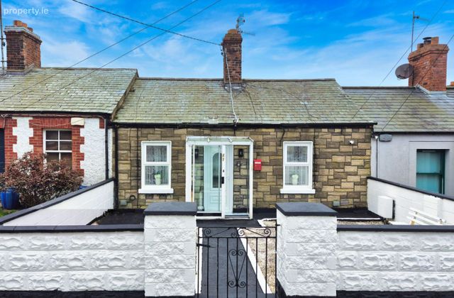 47 Saint Peters Terrace, Howth, Dublin 13 - Click to view photos
