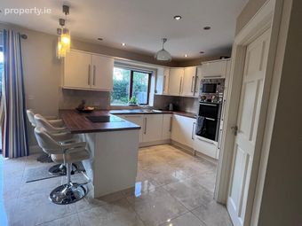 7 Blackfort Avenue, Castlebar, Castlebar, Co. Mayo - Image 4