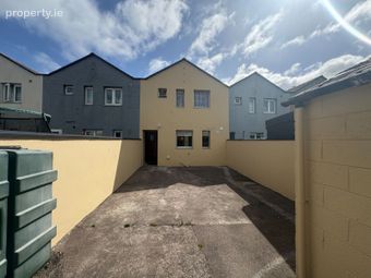 29 Innishmore Square, Ballincollig, Co. Cork - Image 4