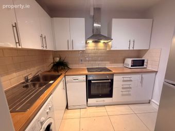 Apartment, The Berkeley Block, Pembroke Square, Grand Canal Dock, Dublin 4 - Image 4