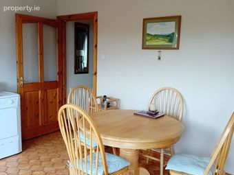 6 Hazel Court, Bay Estate, Dundalk, Co. Louth - Image 3