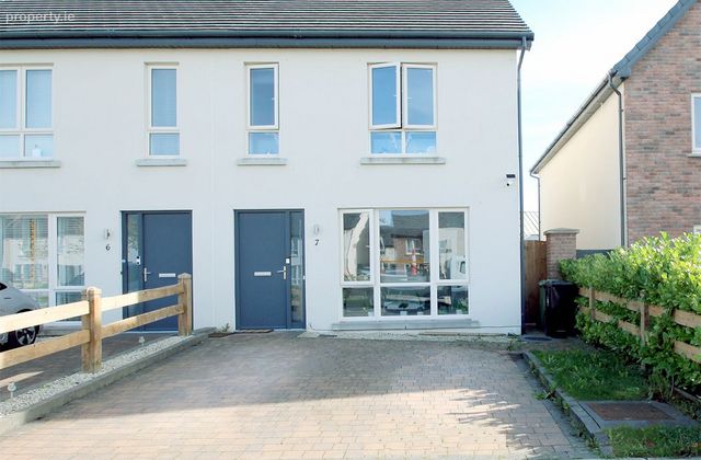 7 The Green, The Hawthorns, Tullamore, Co. Offaly - Click to view photos