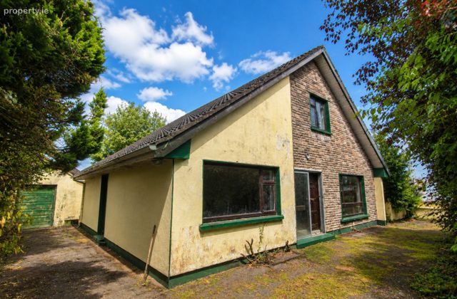 Loghaphuill, Castlebar, Belcarra, Co. Mayo - Click to view photos