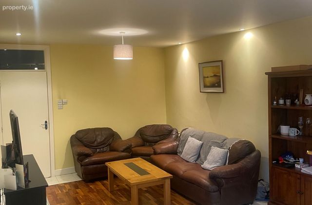 53 Portersfield, Clonsilla, Coolmine, Dublin 15 - Click to view photos
