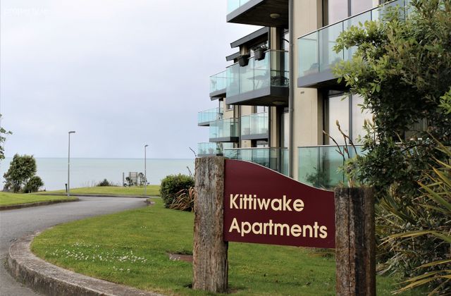 The Kitiwake, Barnageeragh Cove, Skerries, Co. Dublin - Click to view photos
