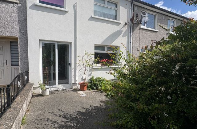 30 Drive 1, Muirhevnamore, Blackrock, Co. Louth - Click to view photos