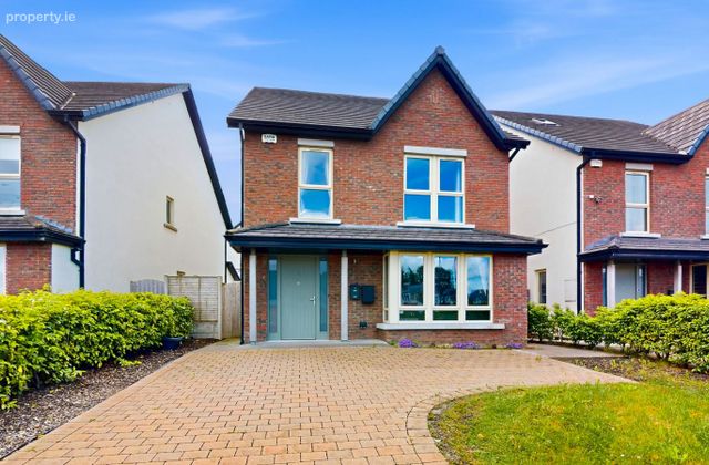 15 Hollywoodrath Road, Hollystown, Dublin 15 - Click to view photos