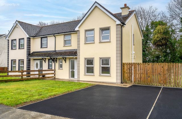 17 R&aacute;s Na Mhuillinn, Carrigans, Lifford, Co. Donegal, Carrigans, Co. Donegal - Click to view photos