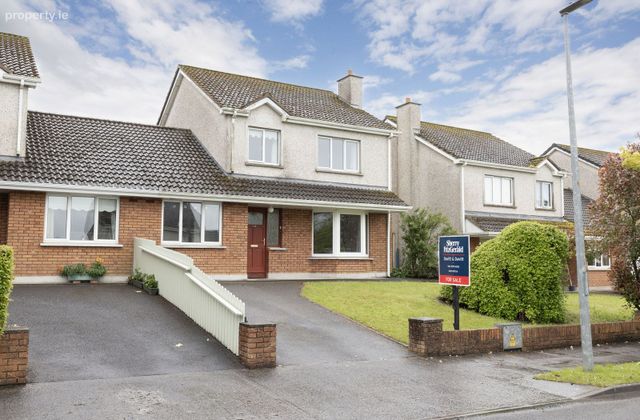 134 College Hill, Mullingar, Mullingar, Co. Westmeath - Click to view photos
