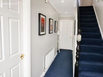 52 Castle Court, Carrickbeg, Carrick-on-Suir, Co. Tipperary - Image 3