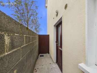 12 Sl&iacute; An Chlair&iacute;n, Athenry, Co. Galway - Image 5