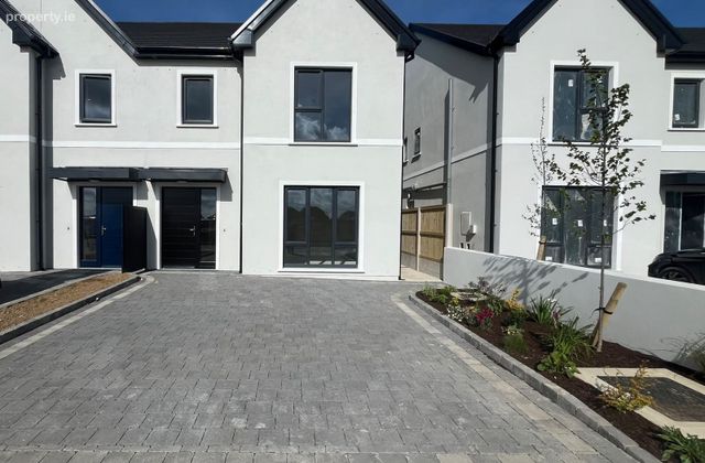 28 The Rowans, Blossomhill, Bandon, Co. Cork - Click to view photos