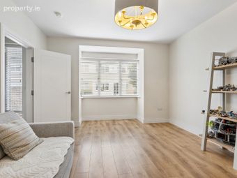 14 Larkfield Place, Clay Farm, Leopardstown, Dublin 18 - Image 3