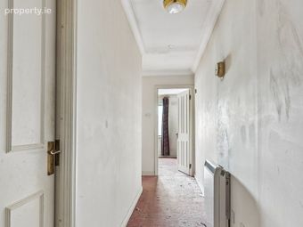 28 Joyce House West, Viking Harbour Apartments, Dublin 8 - Image 3
