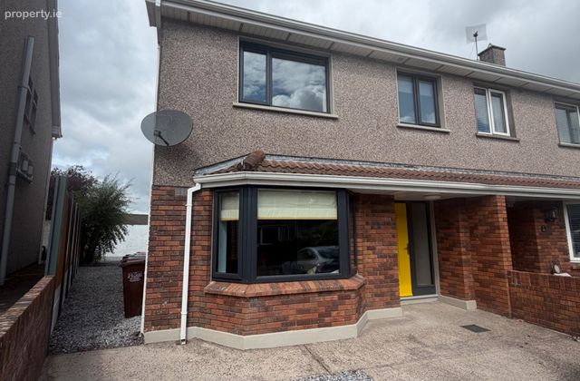 Ros Barra, Deerpark, Cork City Centre, Co. Cork - Click to view photos