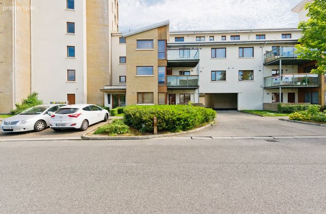 6 Hunters Hall, Hunters Place, Ballycullen, Dublin 24 - Click to view photos