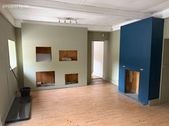 Golden Ball Cottage, Enniskerry Road, Kilternan, Dublin 18 - Image 4