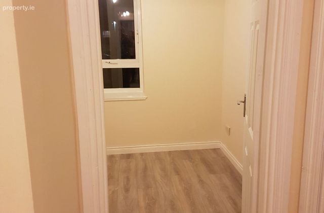 Avenue Rd Bay Estate, Dundalk, Co. Louth - Click to view photos