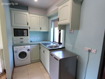40 The Crescent, Castleblayney, Co. Monaghan - Image 3