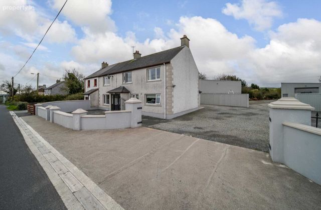 Dunduffsfort, Manorcunningham, Co. Donegal, Manorcunningham, Co. Donegal - Click to view photos