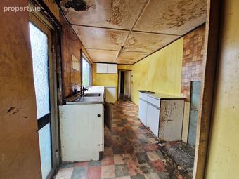 23 The Faythe, Wexford Town, Co. Wexford - Image 4