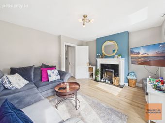 8 Fernleigh Court, Carpenterstown, Dublin 15 - Image 5