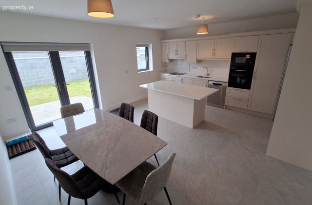 Garran Choill Darach, Oranhill, Oranmore, Co. Galway - Click to view photos