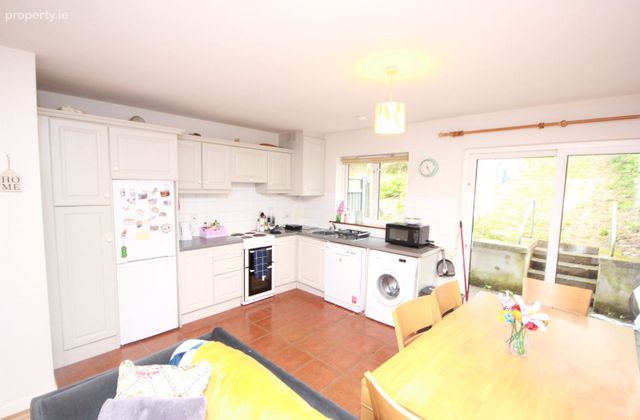 11 Maryborough Downs, Maryborough Hill, Rochestown, Co. Cork - Click to view photos