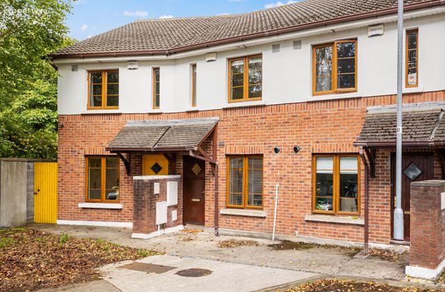 2 Mulvey Crescent, Dundrum, Dublin 14 - Click to view photos