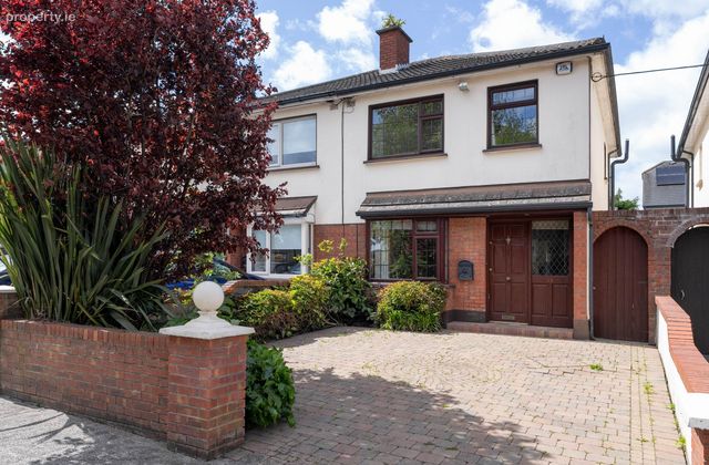 13 Woodview Park, Castleknock, Dublin 15, Co. Dublin, Castleknock, Dublin 15 - Click to view photos