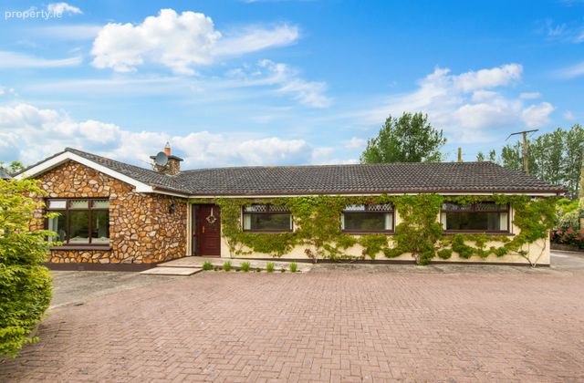 Willow Glade, Mooretown, Rathcoffey, Co Kildare, Rathcoffey, Co. Kildare - Click to view photos