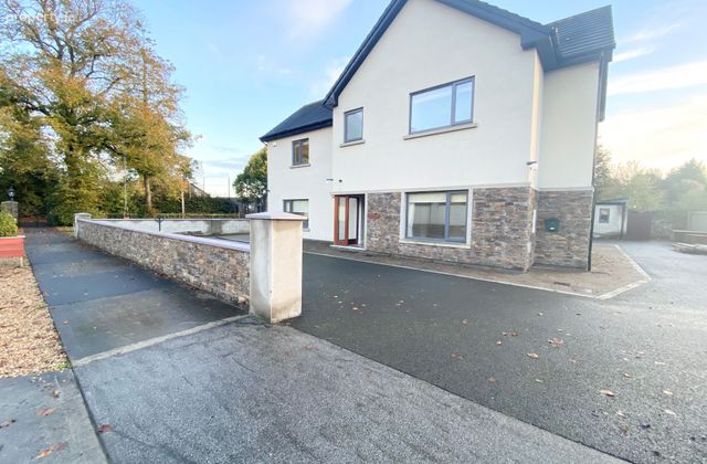 Gate Lodge, Leixlip Gate, Leixlip, Naas, Co. Kildare, Leixlip, Co. Kildare - Click to view photos
