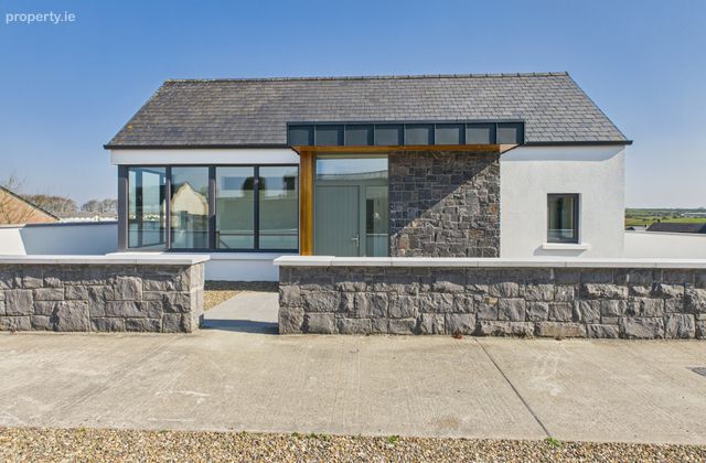17 Mountpleasant, Loughrea, Co. Galway, Loughrea, Co. Galway - Click to view photos