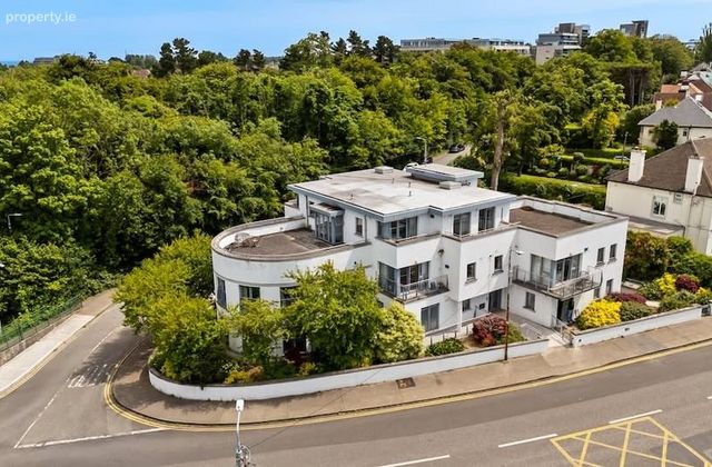2 The Rise, Mount Merrion, Mount Merrion, Co. Dublin - Click to view photos