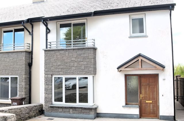16 Baunoge, Loughrea, Co. Galway - Click to view photos