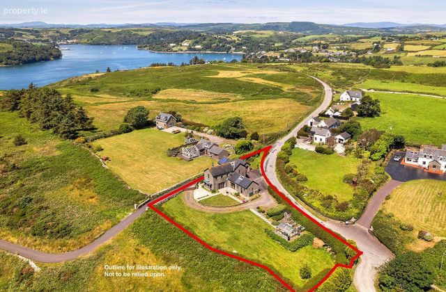 Kilfinnan, Glandore, Co Cork, Glandore, Co. Cork - Click to view photos