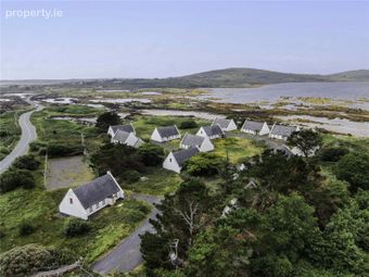 Tighe Saoire Na N-oilean, Eanach Mheain, Bealadangan, Co. Galway, Lettermore, Co. Galway - Image 4