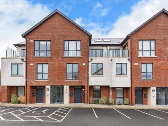 3 Bedroom, 2 Bathroom, Cherrygarth, Mount Merrion, Co. Dublin - Image 2