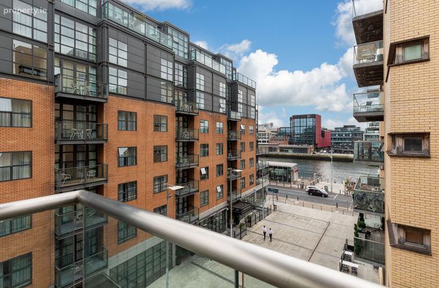 7 Block 3 Clarion Quay, Ifsc, Dublin 1, IFSC, Dublin 1 - Click to view photos