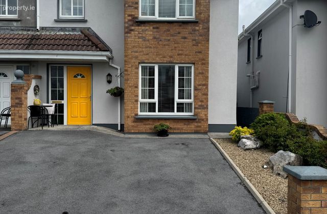 64 Hazelwood, Loughrea, Loughrea, Co. Galway - Click to view photos