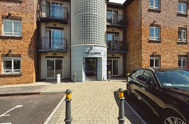 Apartment 12, The Lodge, The Oaks, Classes Lake, Ballincollig, Co. Cork - Click to view photos