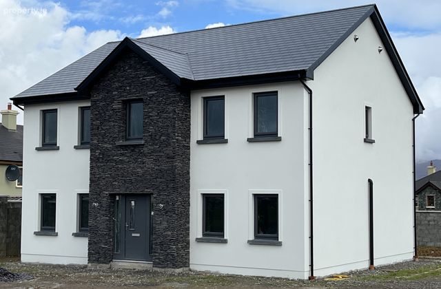 60 Ballyoughtragh Heights, Milltown, Killarney, Co. Kerry - Click to view photos