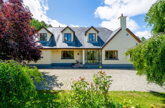 Bridon, Enniskerry Road, Carrickmines, Dublin 18 - Click to view photos