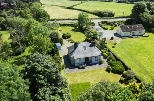 Gurteenroe, Bantry, Bantry, Co. Cork - Click to view photos
