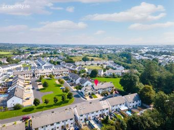 32 Carrabeag, Newport Road, Castlebar, Co. Mayo - Image 2