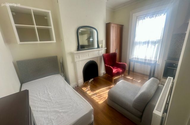 33 Rathdown Road, North Circular Road, Dublin 7 - Click to view photos