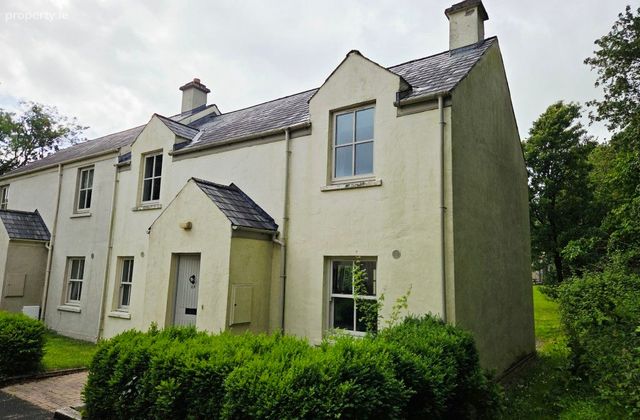 17 Bunratty Castle Gardens, Bunratty, Hurlers Cross, Co. Clare - Click to view photos