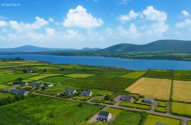 Coarha More, Valentia Island, Clynacartan, Co. Kerry - Click to view photos